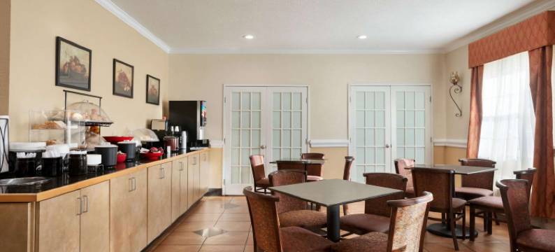 伊丽莎白敦华美达酒店(Ramada by Wyndham Elizabethtown)图片