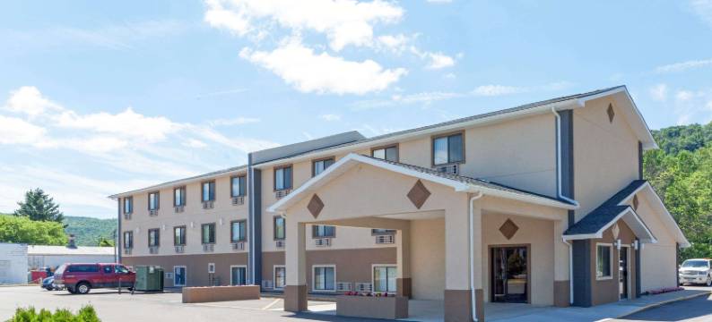 哈蒙兹波特地区速8酒店(Super 8 by Wyndham Bath Hammondsport Area)图片