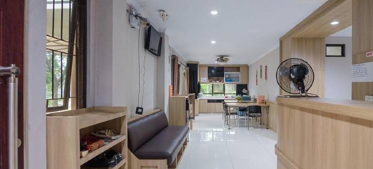 RedDoorz Plus Near Lippo Cikarang Mall 2图片