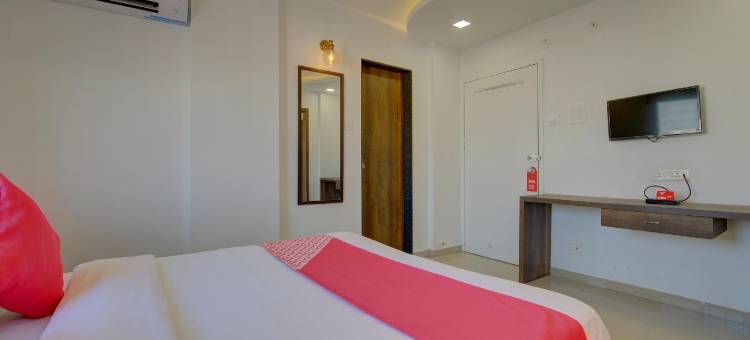 OYO 17036 RK 摄政酒店(Hotel O RK's Regency Near Navale Hospital Back Gate)图片