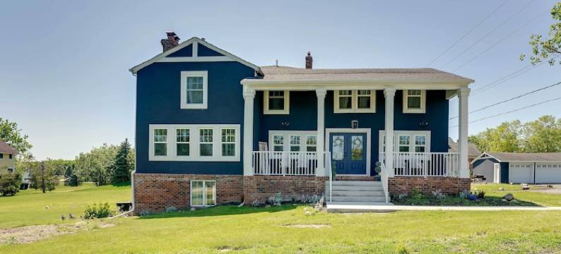 宽敞的Plymouth逃生之地，配有热水浴缸和游戏室(Spacious Plymouth Getaway w/ Hot Tub & Game Room)图片