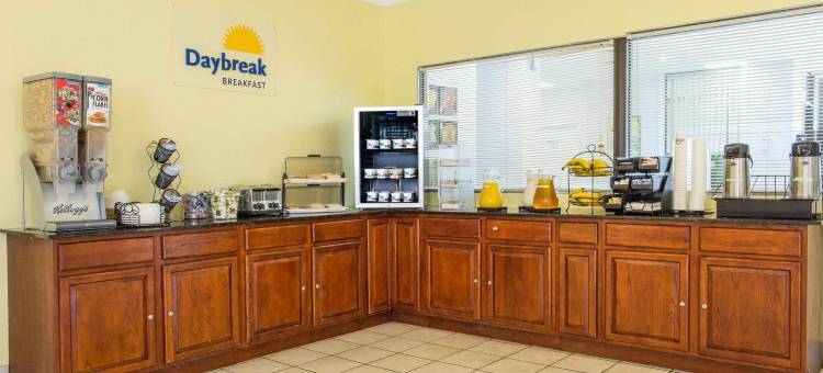 诺福克军事圈戴斯酒店(Days Inn by Wyndham Norfolk Military Circle)图片