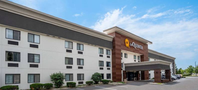 印第安纳波利斯机场行政公路拉昆塔温德姆酒店(La Quinta Inn by Wyndham Indianapolis Airport Executive Dr)图片
