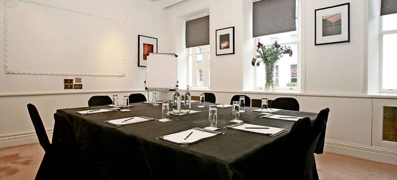 瑞斯布恩酒店(The Rathbone Hotel, Fitzrovia)图片