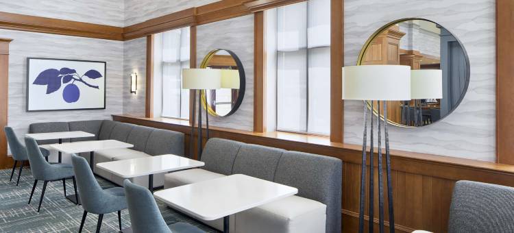 萨拉托加泉市中心欢朋套房酒店(Hampton Inn & Suites Saratoga Springs Downtown)图片