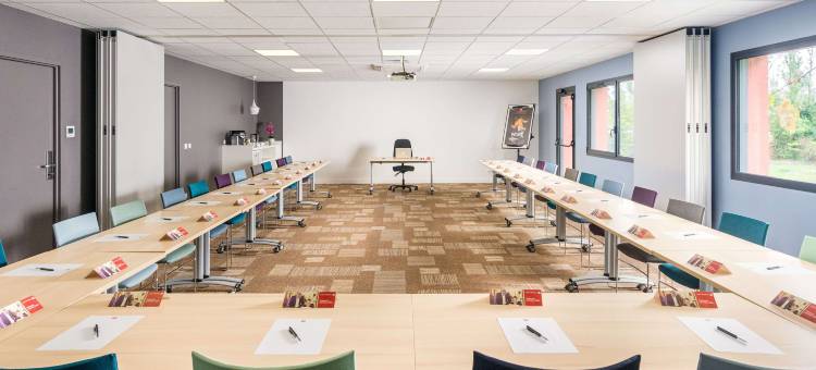 宜必思里昂维尔河畔索恩酒店(Ibis Lyon Villefranche-Sur-Saône)图片