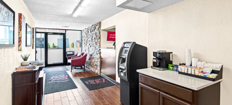 科特兰德红顶酒店(Red Roof Inn Cortland)图片