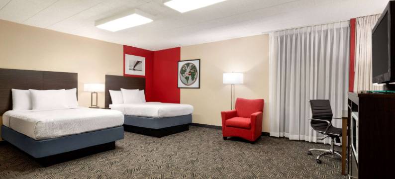 阿尔皮纳华美达酒店及会议中心(Ramada by Wyndham Alpena Hotel & Conference Center)图片