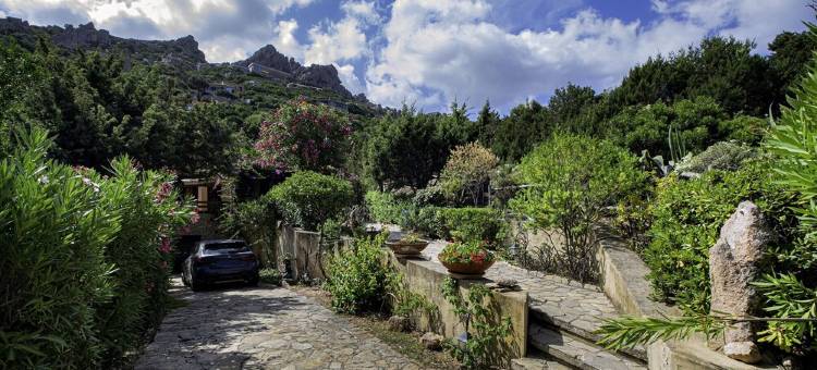 Villa in the Heart of a Green Oasis with Private Pool and Panoramic Terraces图片