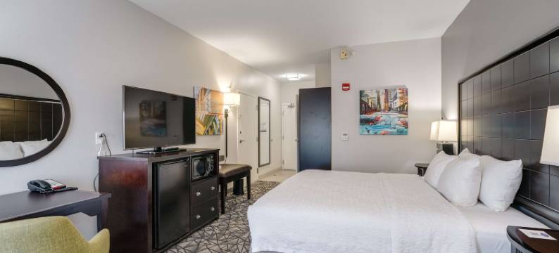 希尔顿欢朋酒店-西布卢明顿(Hampton Inn Bloomington-West)图片