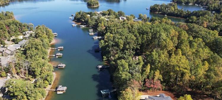 基欧威湖宽敞5卧室度假屋 – 距克莱姆森仅15分钟！(Spacious 5-Bed Lake Keowee Retreat – Only 15 Mins from Clemson!)图片