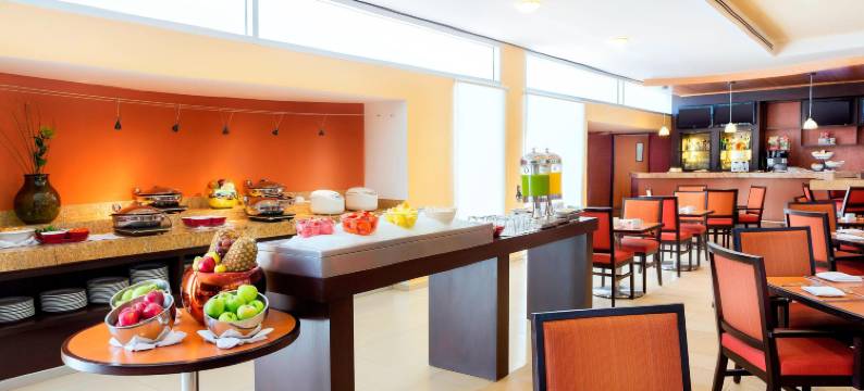 莱昂波利弗拉姆万怡酒店(Courtyard Leon at the Poliforum)图片