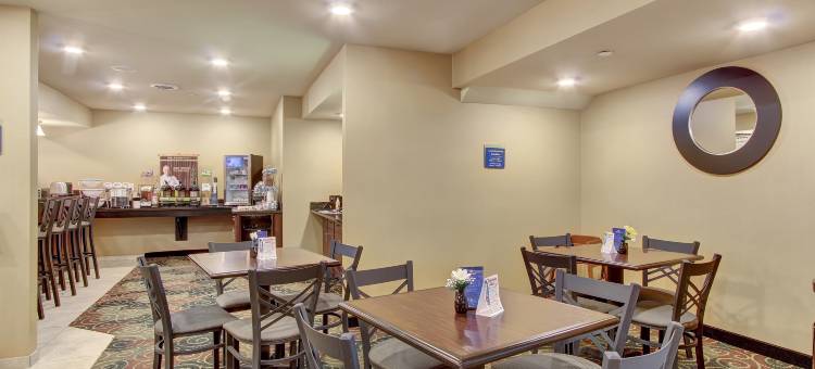 鹅卵石套房酒店 - 韦恩斯伯勒(Cobblestone Hotel & Suites - Waynesboro)图片
