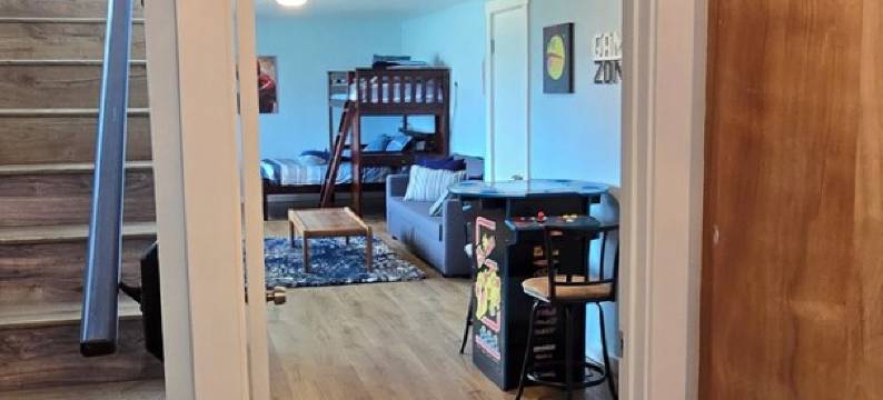 Diamond Point Escape~ Peaceful retreat, Water Views, King Bed & Arcade Game Room图片