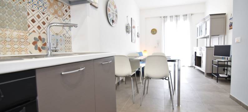 马里纳迪拉古萨的三颗钻石(The Three Diamonds of Marina di Ragusa)图片