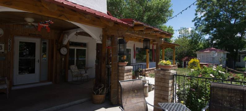 红马民宿(Red Horse Bed and Breakfast)图片