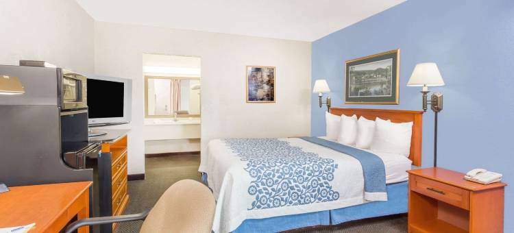 锡达福尔斯大学广场温德姆戴斯酒店(Days Inn by Wyndham Cedar Falls- University Plaza)图片