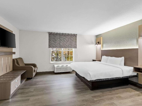 美茵斯坦套房酒店