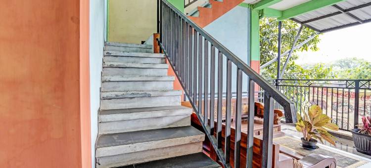 Oyo 91572 Barokah高级公寓(OYO 91572 Kost Esklusif Barokah)图片