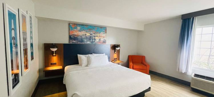 伯明翰霍姆伍德拉昆塔温德姆套房酒店(La Quinta Inn & Suites by Wyndham Birmingham Homewood)图片