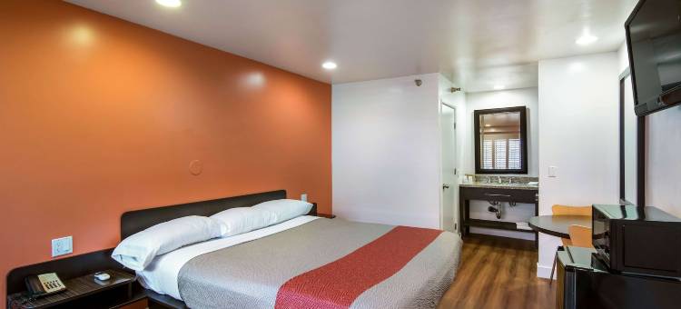 加利福尼亚蒙特利公园 Motel 6 酒店(Motel 6 Monterey Park, CA)图片