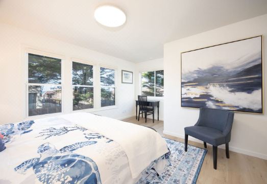 Stunning Ocean and Mountain Views - Inviting Coastal Retreat Hotel Overview