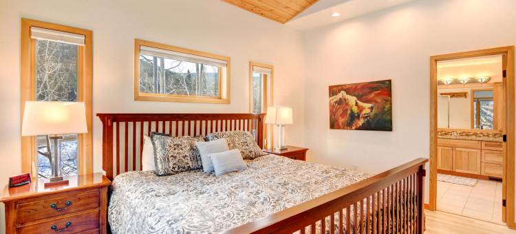 Breathtaking Mountain Views and Private Hot Tub - Luxurious Chalet Retreat图片