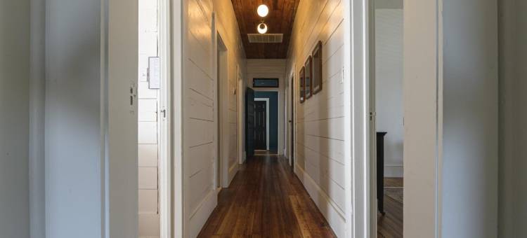 恢复的1930年代上城平房，距离Magnolia Silos 2分钟路程(Restored 1930s Uptown Bungalow 2 Min. to Magnolia)图片