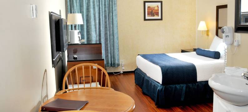 布兰维尔戴斯酒店及会议中心(Days Inn by Wyndham Blainville Conference Centre)图片