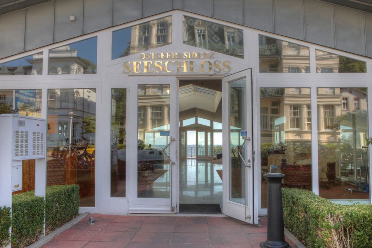 Seetelhotel Ostseeresidenz Bansin Mit Pool Und Unmittelbarer Strandnähe Over view