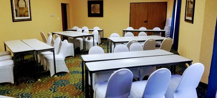 布蓝兹维克里夫兰南凯艺酒店(Quality Inn Brunswick Cleveland South)图片