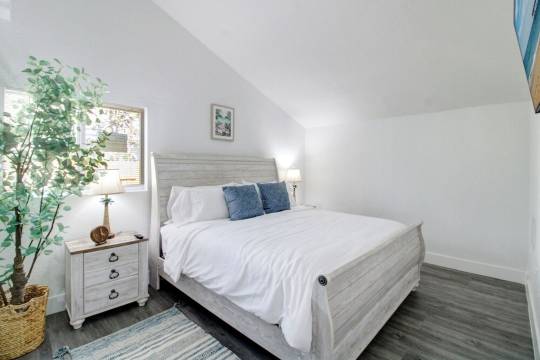 Marvelous family-friendly house close to Surfside Beach, Wynwood, with AC, WiFi