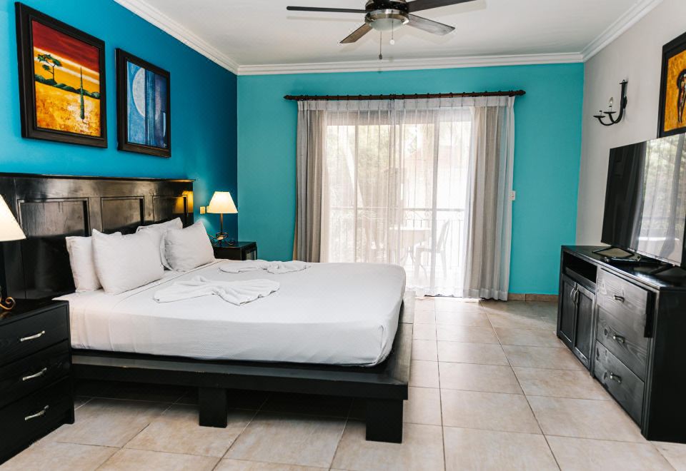 The MT Hotel Plaza BrisasHotel Overview