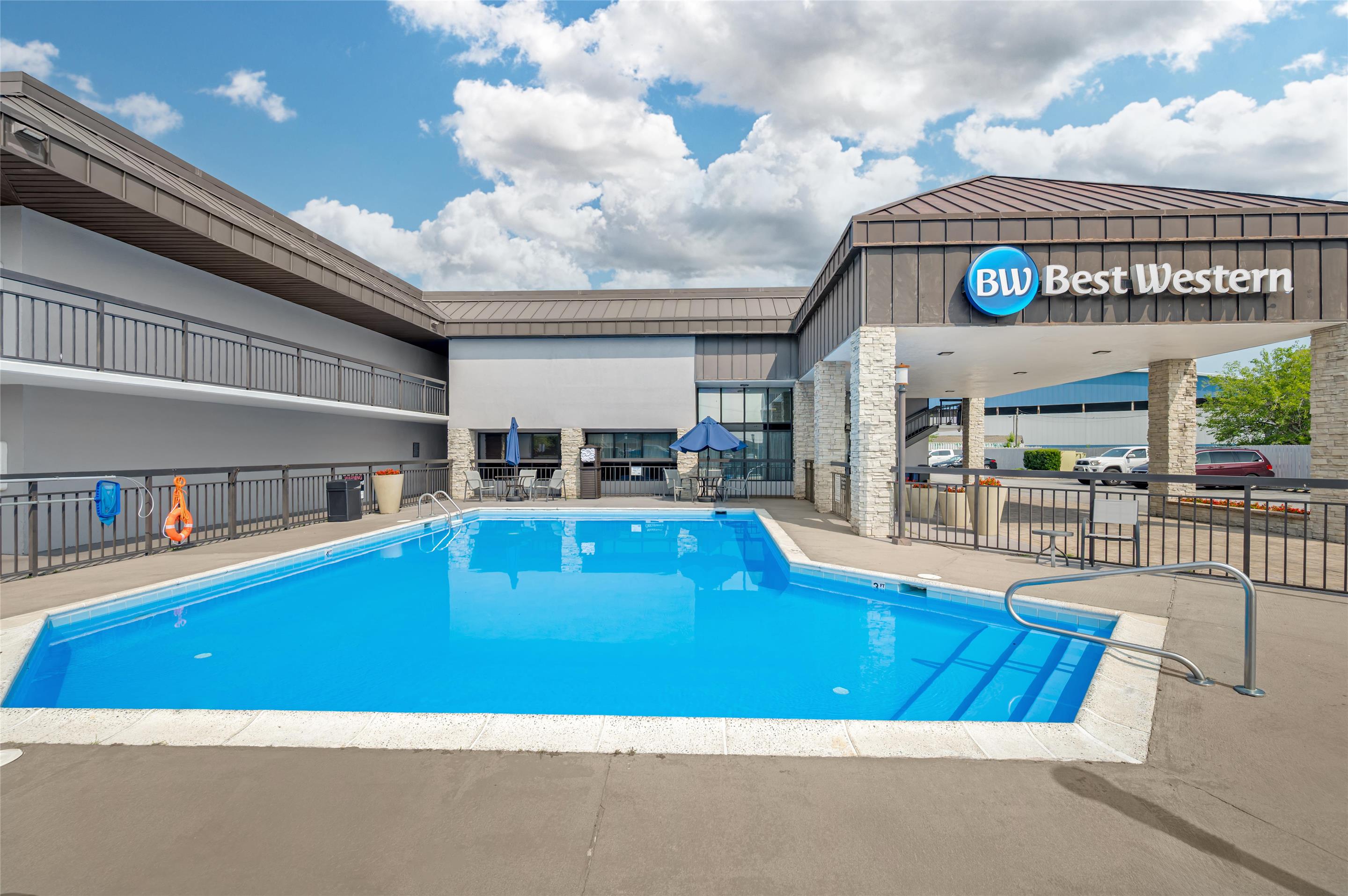 Best Western Center Inn Over view