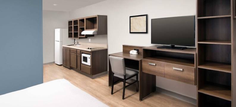 沃特福德市郊区开放式客房酒店(Suburban Studios Watford City)图片