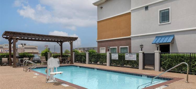 登顿套房贝斯特韦斯特优质酒店(Best Western Plus Denton Inn  Suites)图片