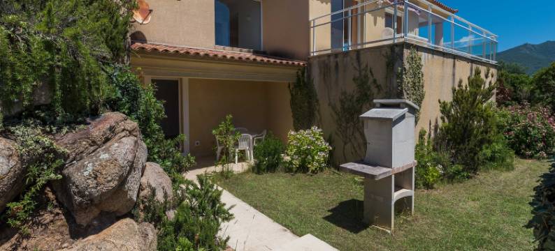 Spacious Villa with Pool图片