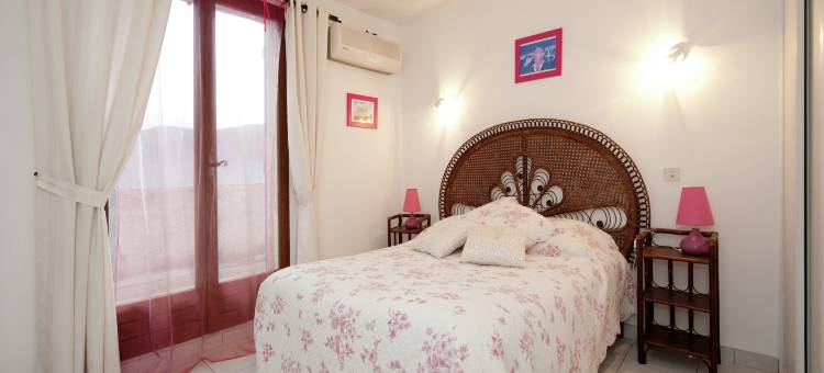 Villa in Bagnols with Pool & Near Nature Parks图片