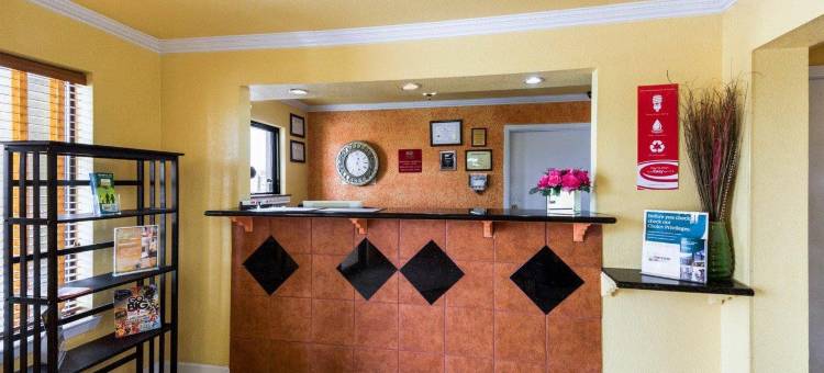 市中心东北伊克诺郊外小屋旅店及套房 - 近山姆休斯顿堡(Econo Lodge Inn & Suites Downtown Northeast Near Fort Sam Houston)图片