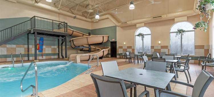 佩姆比纳贝斯特韦斯特优质套房酒店(Best Western Plus Pembina Inn  Suites)图片