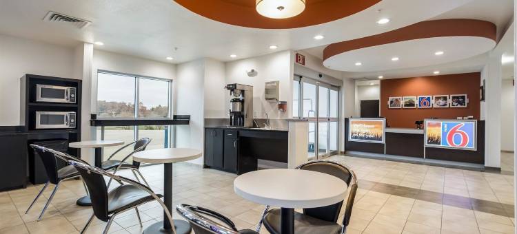 MO 帕普勒布拉夫 6 号汽车旅馆(Motel 6 Poplar Bluff, MO)图片