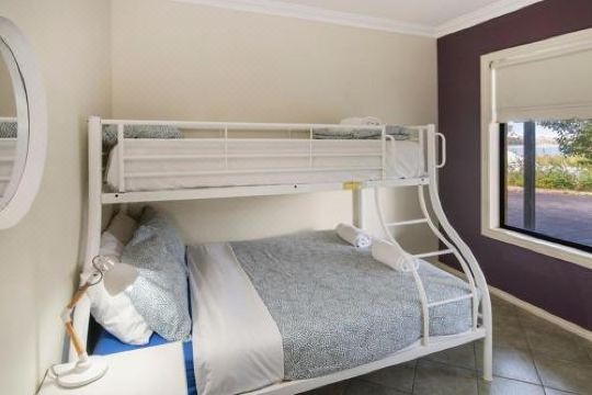 水滨景观酒店(Waterside View)图片