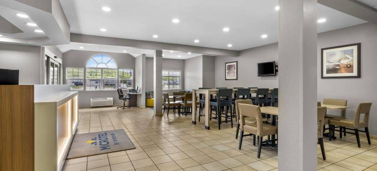 普雷里德欣麦客达温德姆酒店(Microtel Inn & Suites by Wyndham Prairie du Chien)图片