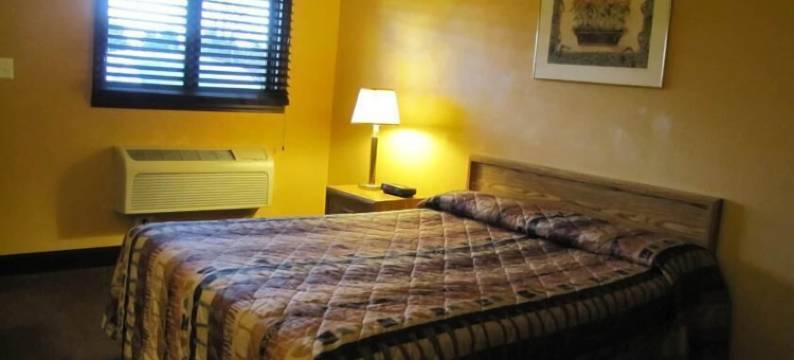 默瑟-格罗夫市科洛尼酒店(Colonial Inn Mercer-Grove City)图片