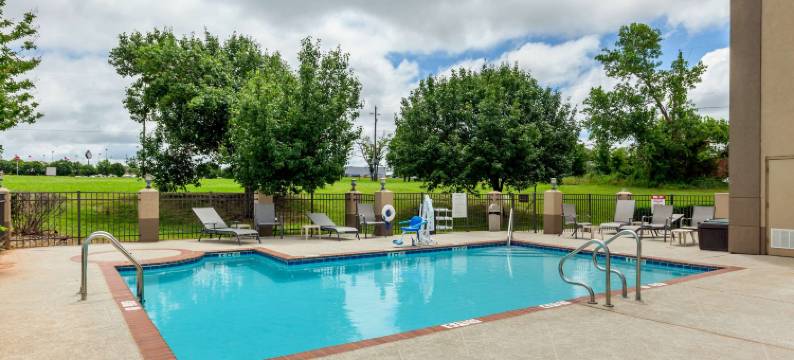 谢尔曼康福特套房酒店(Quality Suites Sherman)图片