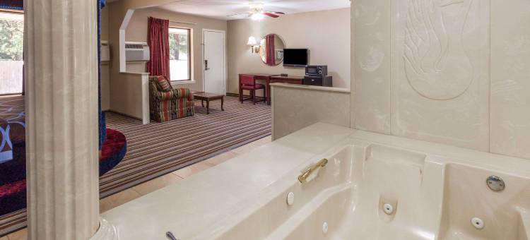 芒特普莱森特温德姆速8酒店(Super 8 by Wyndham Mt. Pleasant TX)图片