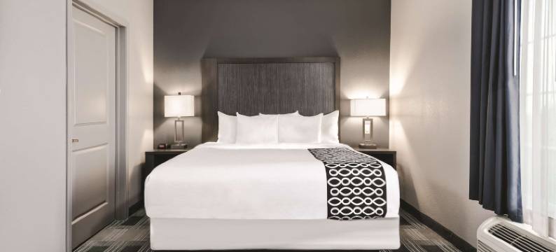 维多利亚南拉昆塔温德姆套房酒店(La Quinta Inn & Suites by Wyndham Victoria - South)图片