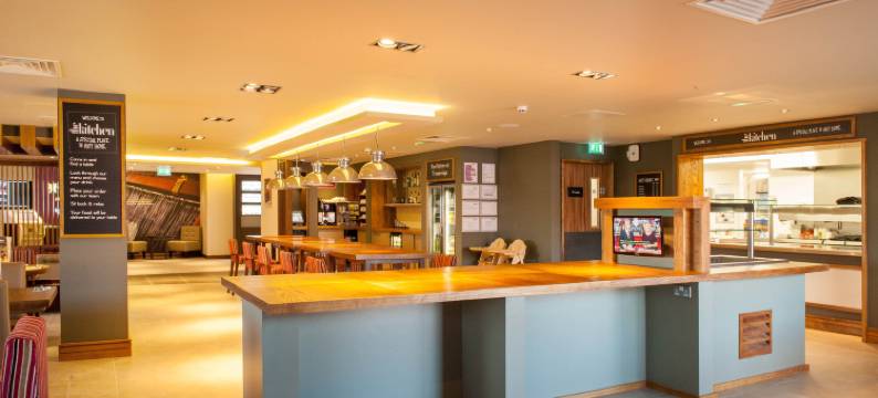 特罗布里奇普瑞米尔酒店(Premier Inn Trowbridge)图片