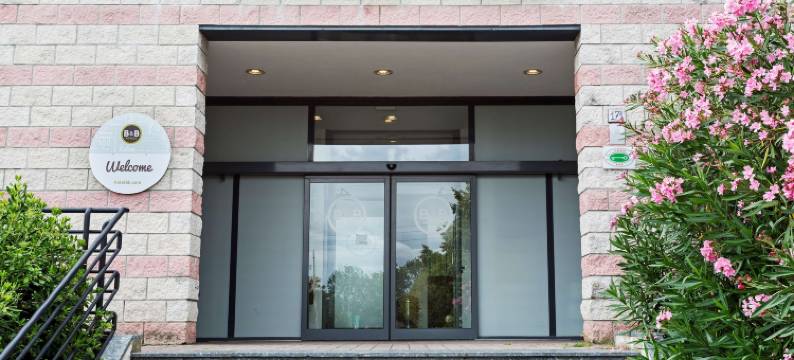 法恩扎B&B民宿(B&B Hotel Faenza)图片