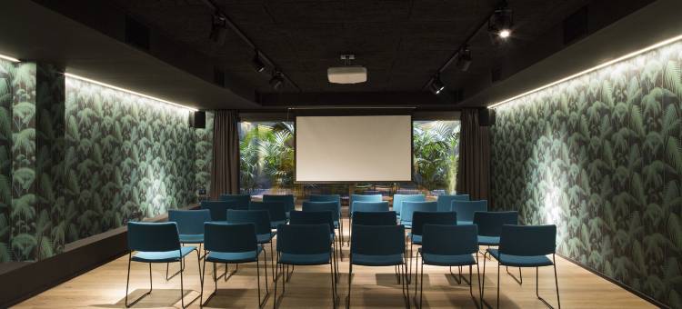 尤尔板特拉法加酒店(Yurbban Trafalgar Hotel)图片